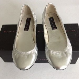 STEVE MADDEN LEATHER FLATS, SIZE 6, NEW W/BOX